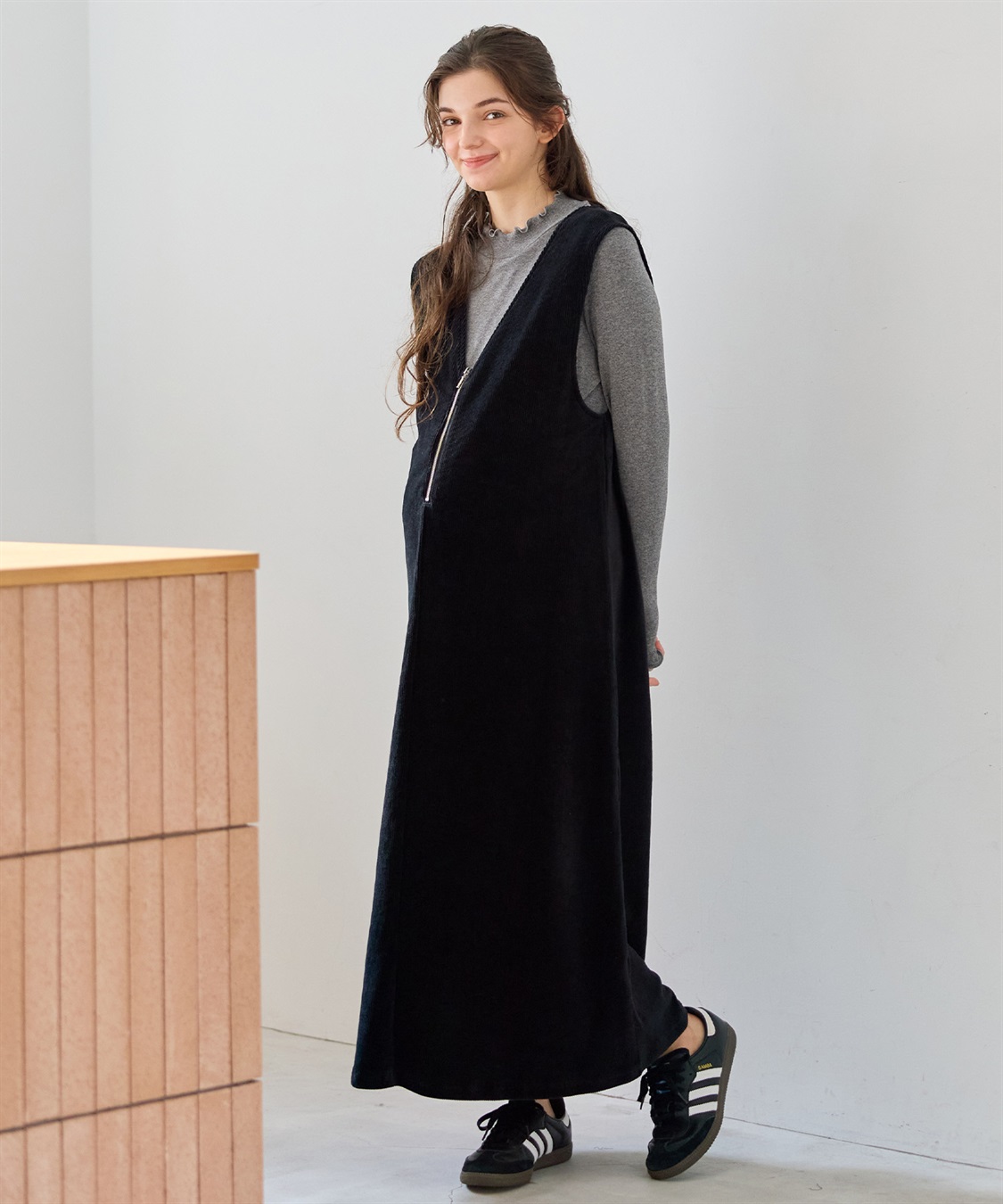 Rosemadame ストレッチ コーデュロイ ジャンパースカート × メロウフリルカットソー_variation_1