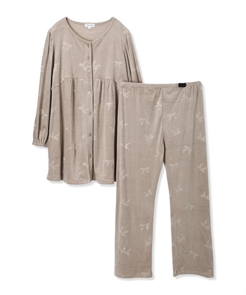 ベロアリボンエンボスパジャマ（マタニティ/ 妊婦服）授乳楽々 妊婦服 産前・産後対応(ベージュ-Ｍ)