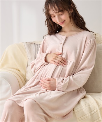 ベロアリボンエンボスパジャマ（マタニティ/ 妊婦服）授乳楽々 妊婦服 産前・産後対応(オレンジ.-Ｍ)