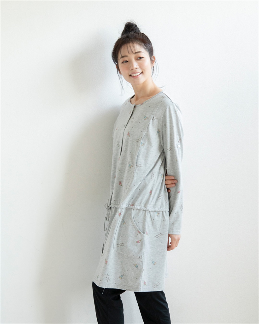 Rosemadame 天竺授乳口付きパジャマ　長袖 ロールアップ 着丈90cm 綿混 シンプル ポケット付き　マタニティパジャマ　maman et bebe(ママンエベベ)（マタニティ/授乳服）入院準備 出産準備 産前 産_variation_1