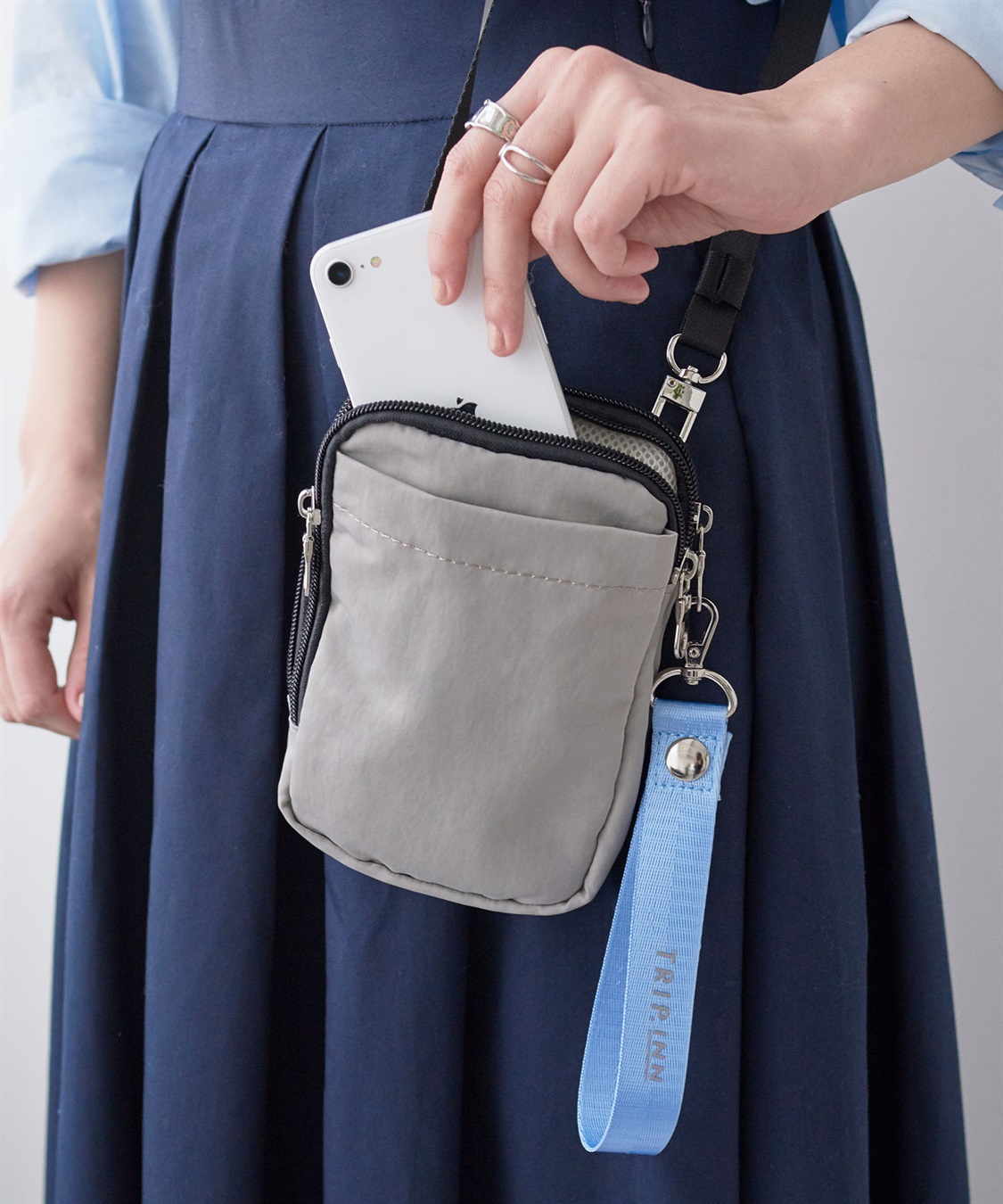 Life Style by cross marche 【TRIP.INN】6ポケットふかふかスマホマルチショルダーバッグ_main