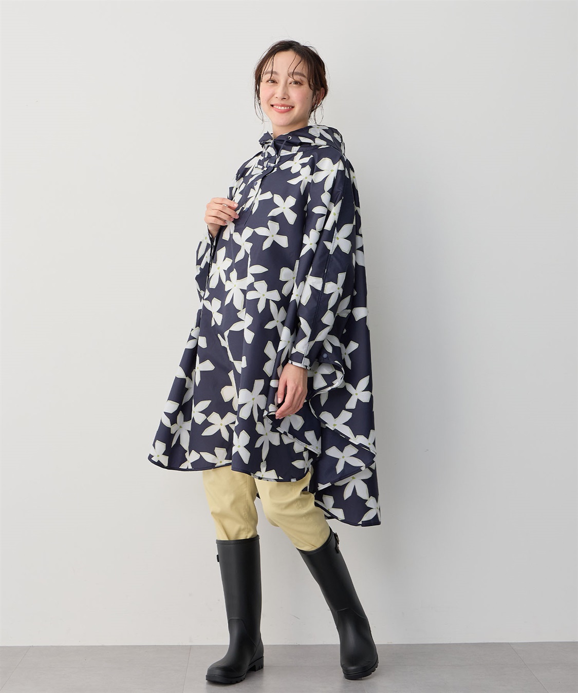 ほぼ新品　モンベル　レインコート　雨具　カッパ　ポンチョ　防災　撥水　黄　ＸＳ ほぼ新品 モンベル レインコート 雨具 カッパ ポンチョ 防災 撥