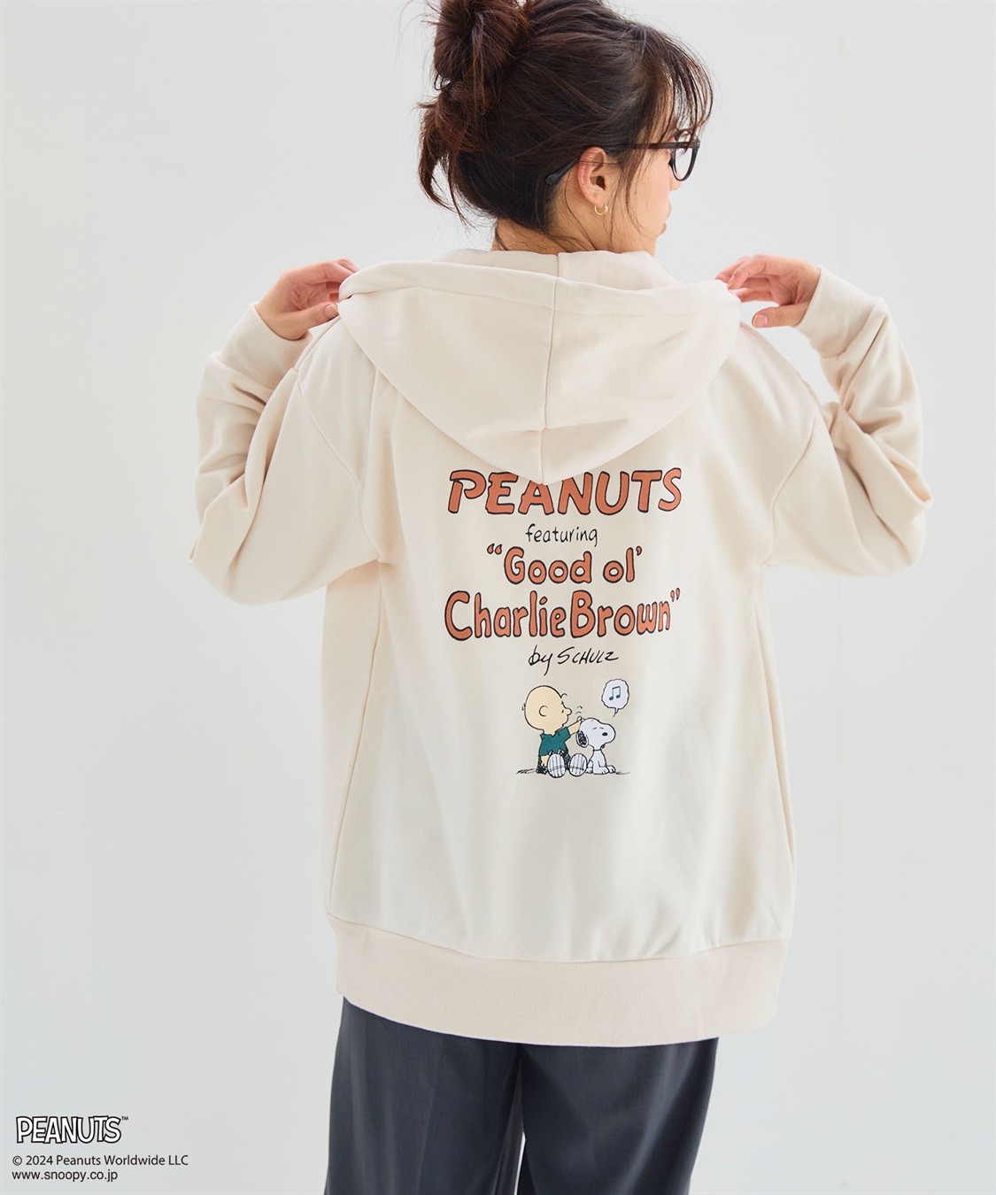 ピーナッツ/PEANUTS】スヌーピーZIPパーカープルオーバー 推部屋plus ピーナッツ/PEANUTS】スヌーピーZIPパーカープルオーバー 推部屋plus