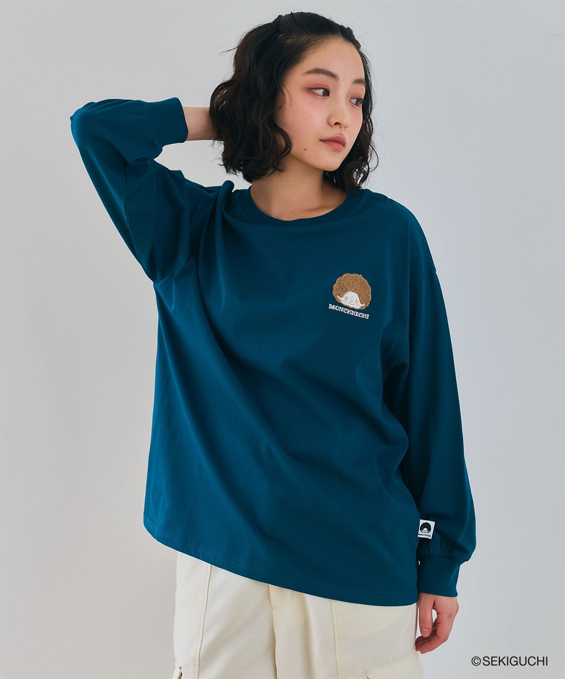chara station 【モンチッチ】ワンポイント刺繍ロンT_variation_3