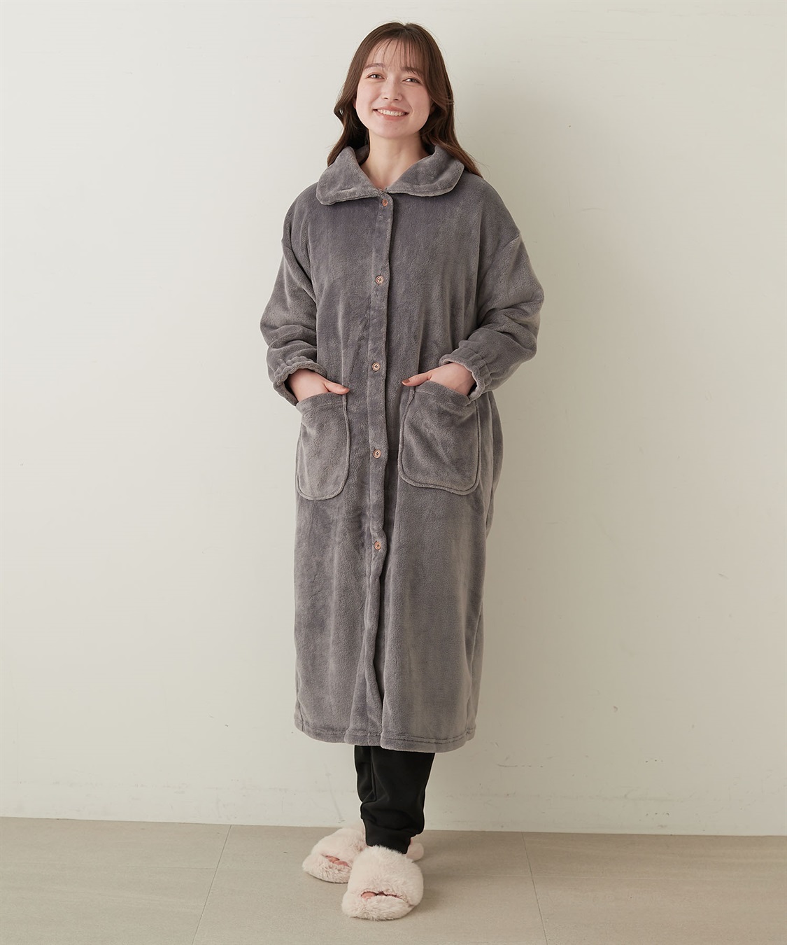 LAFUKU 【LAFUKU/ラフク】なめらかタッチもこふわラムフリース着る毛布《2way/クッションにもなる》_variation_1