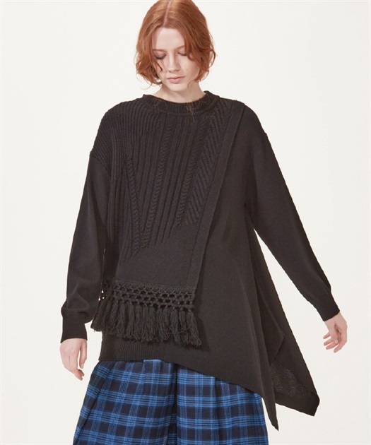 ドレープ切り替えプルオーバーニット