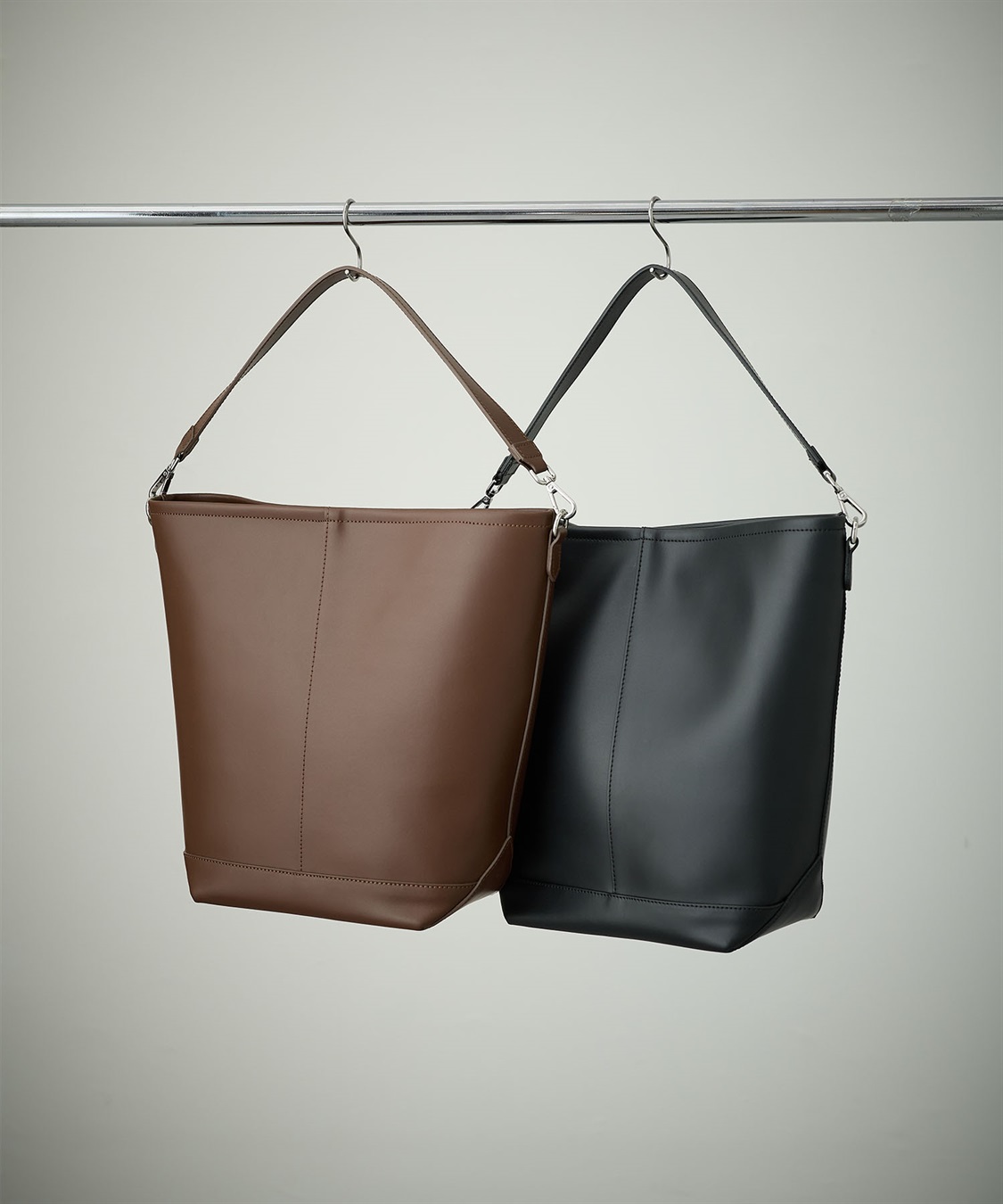 SALE【Alaia】リング ラージ バケットバッグ ALAÏA Women's Designer Bags | ALAÏA HK