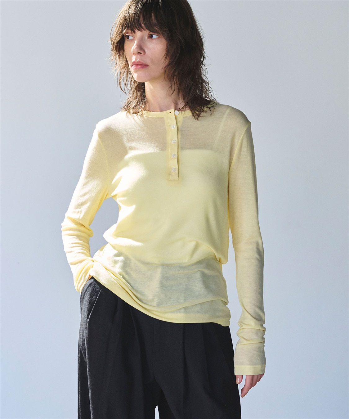 DIESEL K-Lancy ヘンリーネック ニットセーター ベージュ SS23 DIESEL K-Lancy ヘンリーネック ニットセーター ベージュ SS23