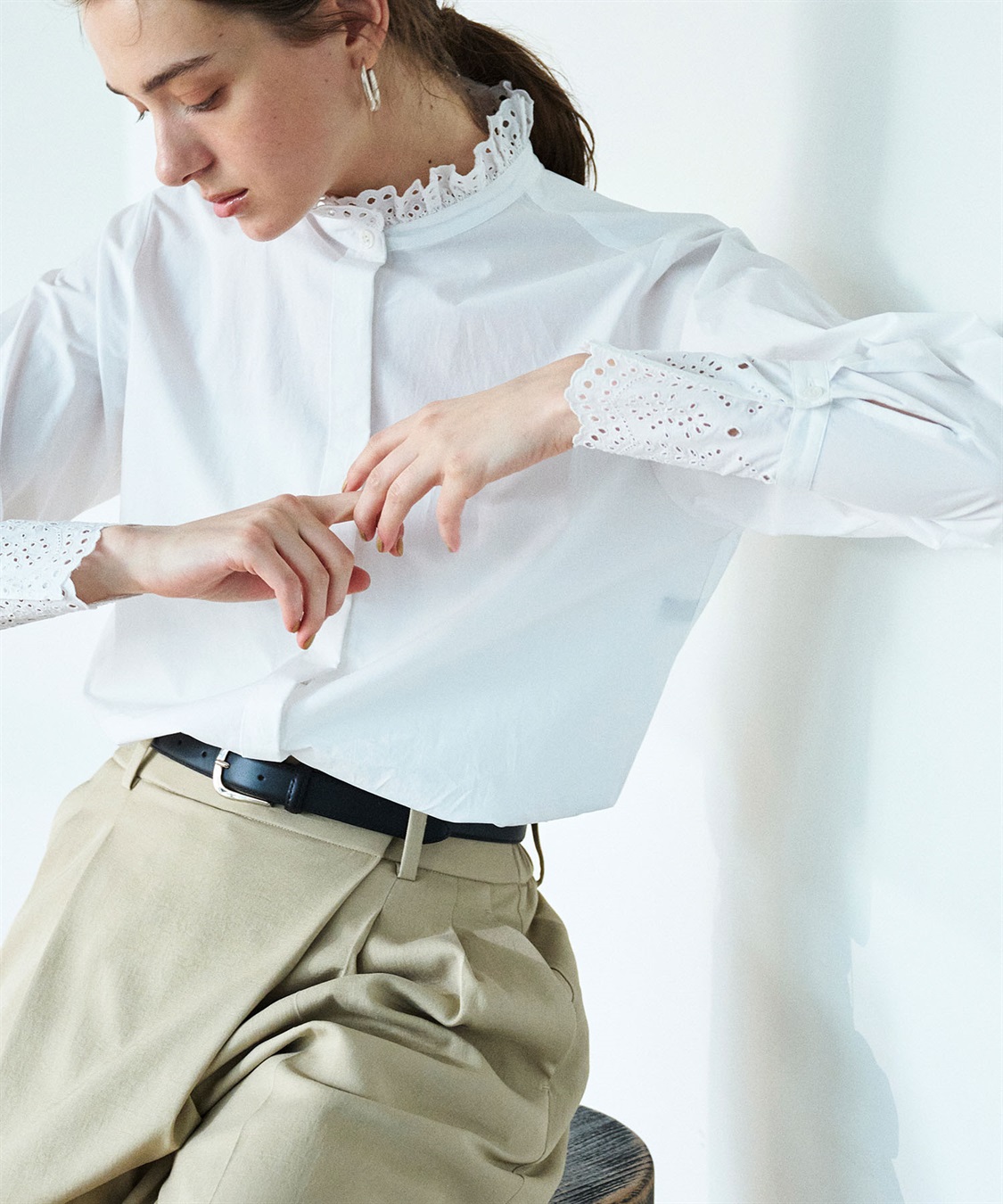 N.O.R.C カットワーク刺繍フリルシャツ