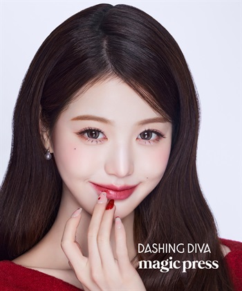 DASHING DIVA