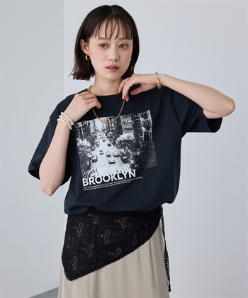 CROSS FUNCTION 《UV・接触冷感》エブ楽 BrooklynフォトプリントTシャツ_variationthumb_2