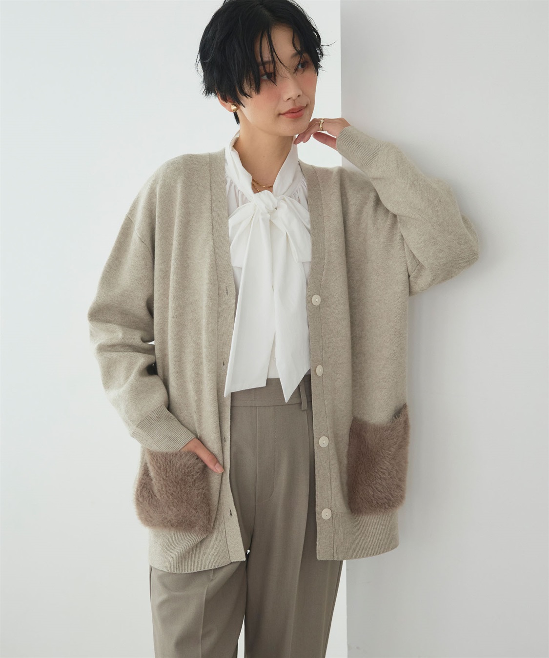 CROSS FUNCTION 《洗える》サマ美え ファーポケットVネックカーディガン_main