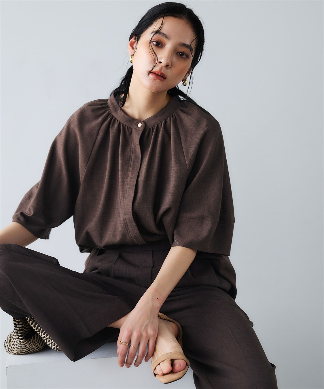 CROSS FUNCTION 《撥水》エブ楽 リネンライクバンドカラーランタンスリーブブラウス_main