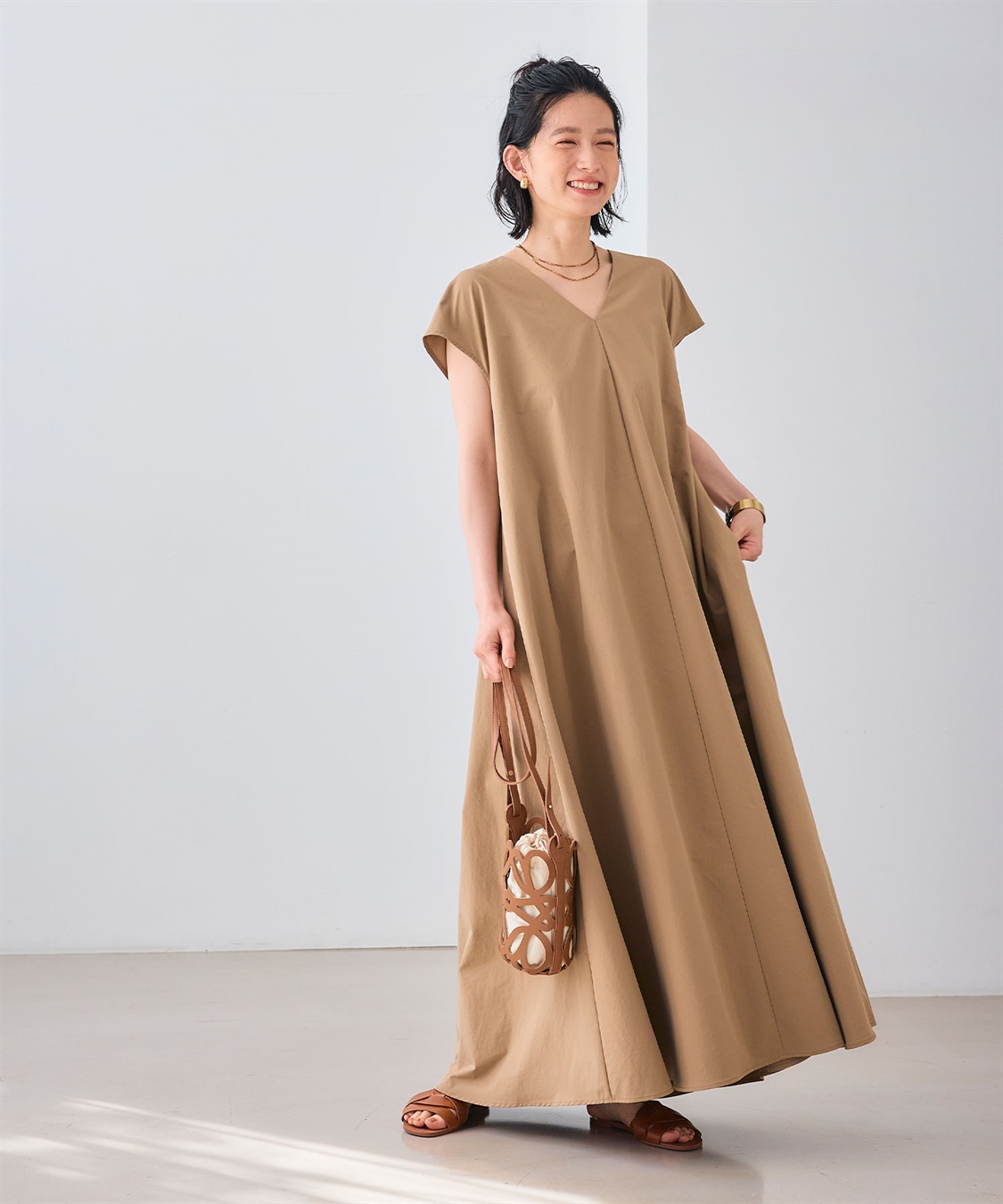 CROSS FUNCTION 《UV/吸水速乾》エブ楽 Vネックフレンチスリーブワンピース_main