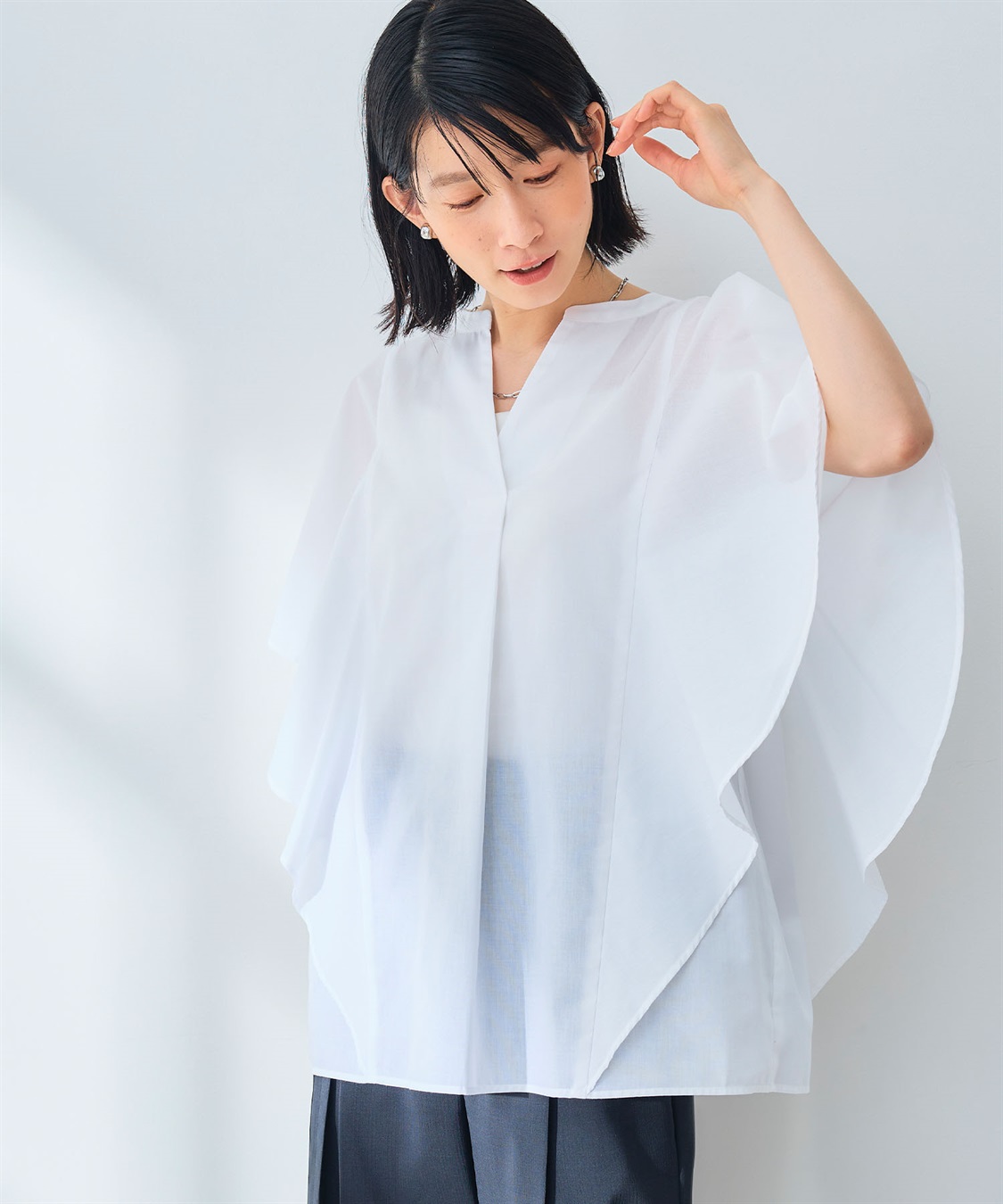 CROSS FUNCTION 《シワになりにくい》エブ楽 ブロードフリルスリーブブラウス_main