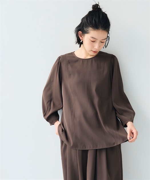 シワになりにくい》サマ美え バックサテンツイルパフブラウス