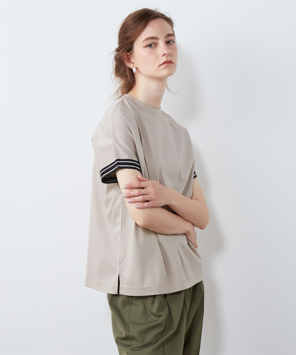 テープ使いモックネックTシャツ LE SOUK HOLIDAY|クロスプラス公式 ...