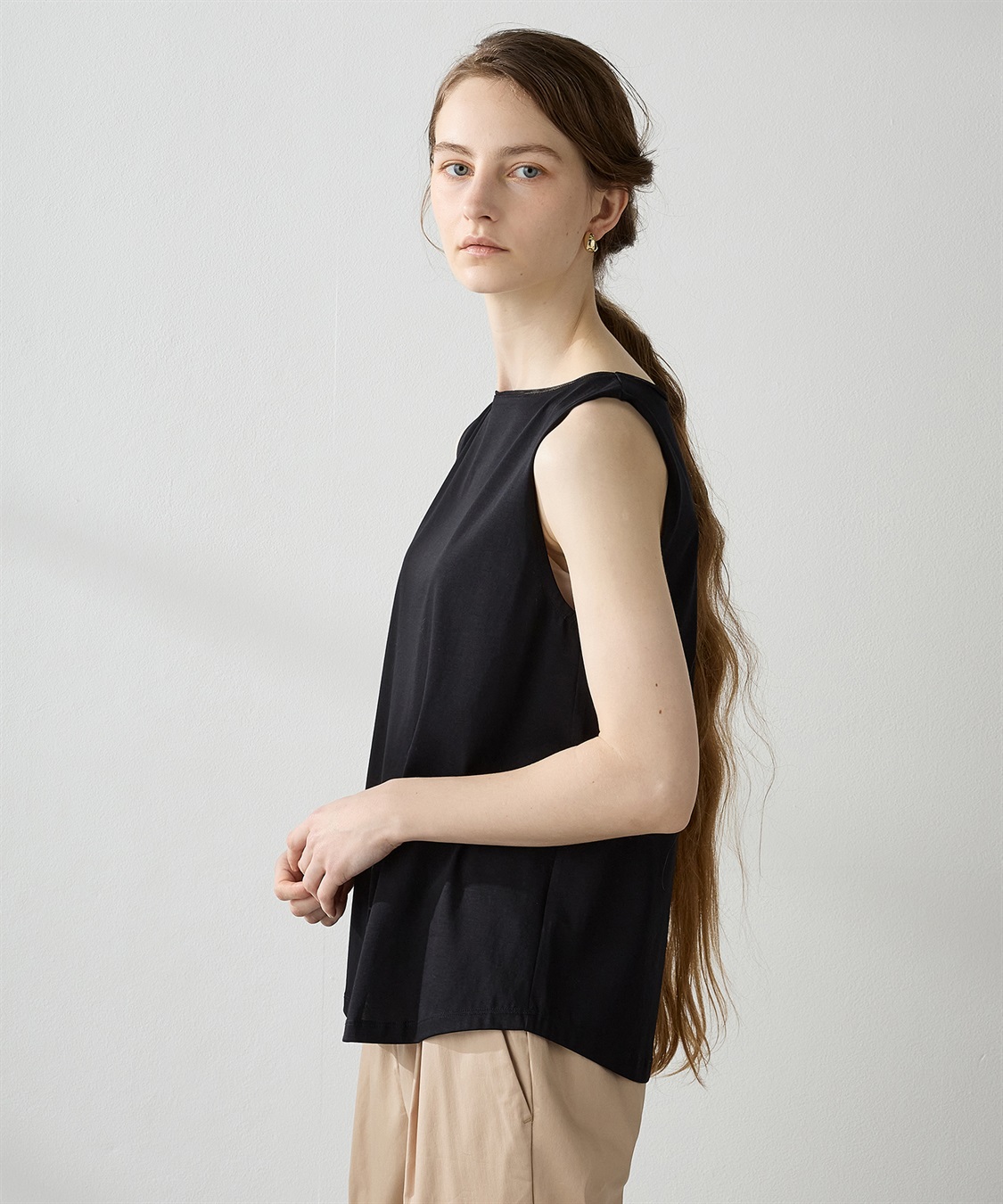 PLEATS PLEASE 2023年伊勢丹限定　タンクトップ PLEATS PLEASE ISSEY MIYAKE – isseymiyake.com