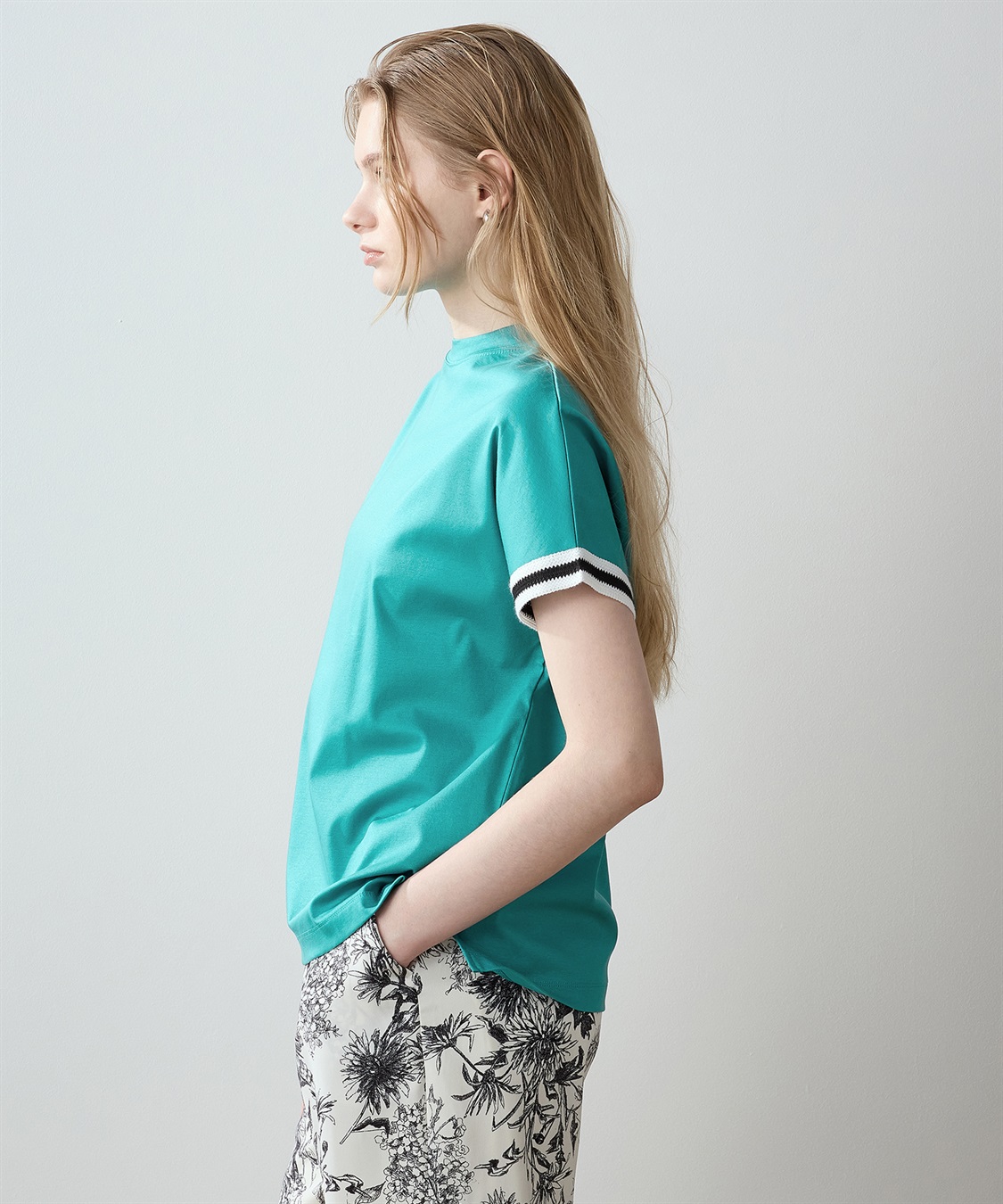 LE SOUK HOLIDAY 【接触冷感】袖テープモックネックTシャツ_sub_2