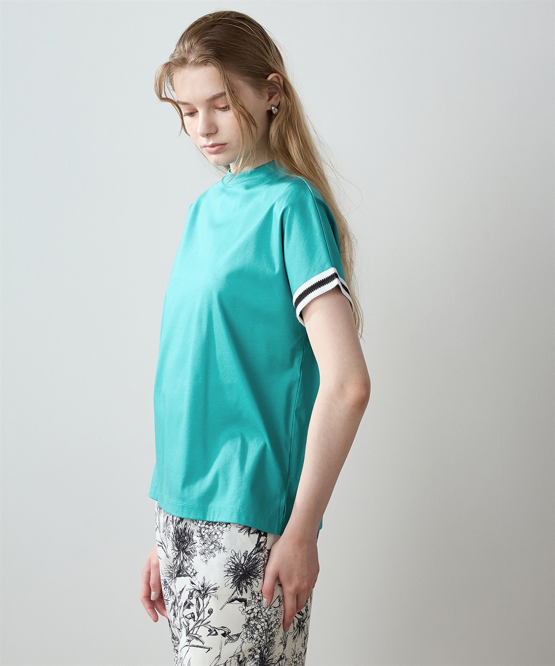 LE SOUK HOLIDAY 【接触冷感】袖テープモックネックTシャツ_sub_3