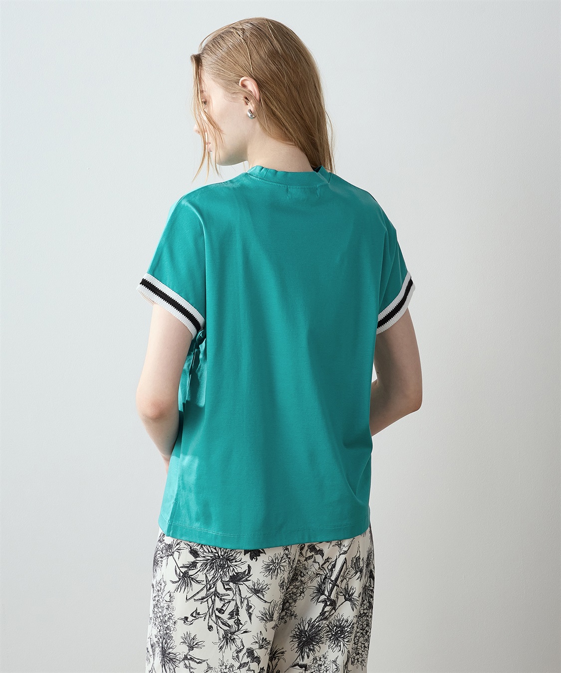 接触冷感】袖テープモックネックTシャツ LE SOUK HOLIDAY｜クロス