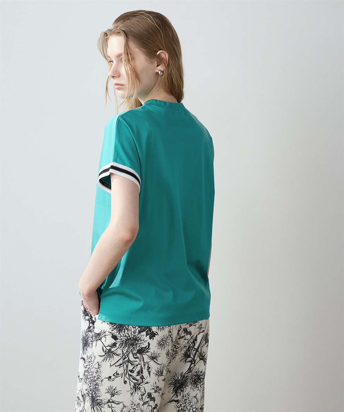 LE SOUK HOLIDAY 【接触冷感】袖テープモックネックTシャツ_sub_5