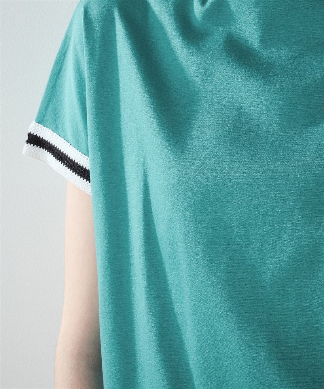 LE SOUK HOLIDAY 【接触冷感】袖テープモックネックTシャツ_sub_6