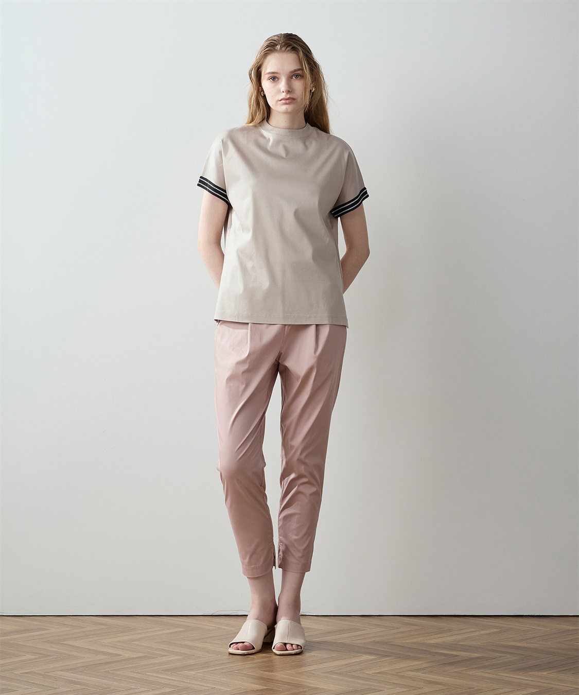 LE SOUK HOLIDAY 【接触冷感】袖テープモックネックTシャツ_sub_15