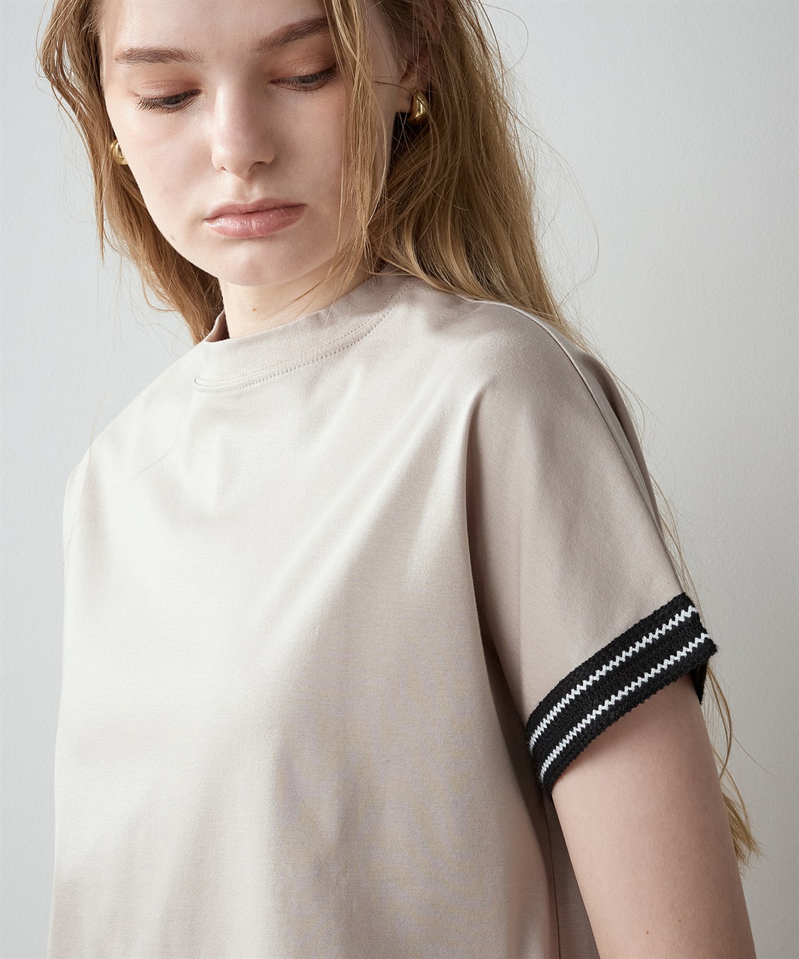 LE SOUK HOLIDAY 【接触冷感】袖テープモックネックTシャツ_sub_17