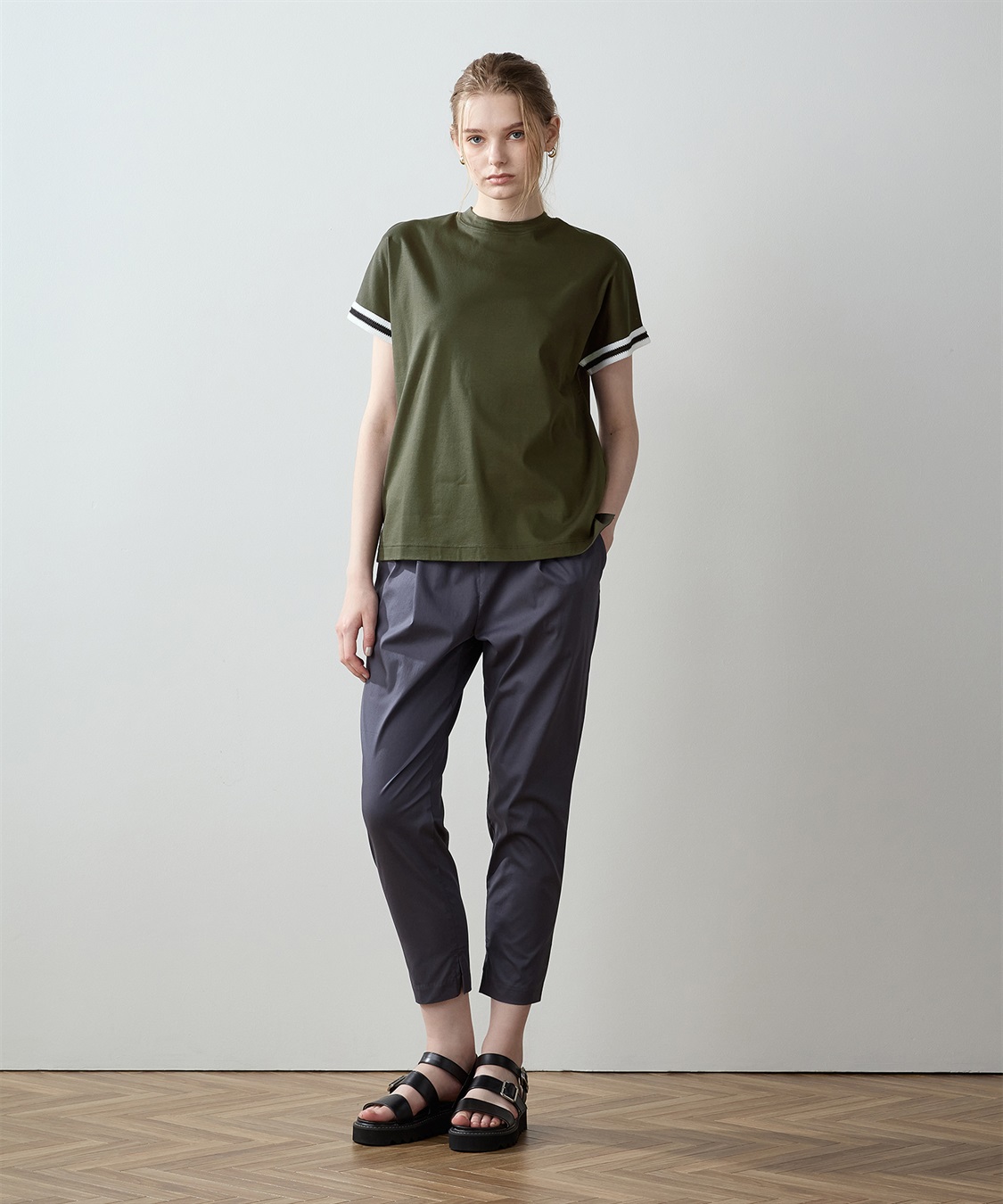 LE SOUK HOLIDAY 【接触冷感】袖テープモックネックTシャツ_sub_24