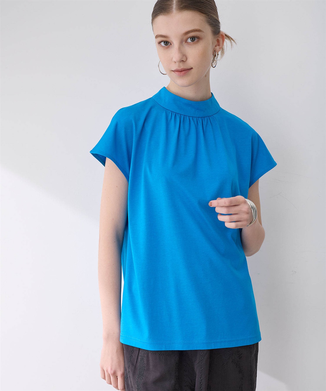 LE SOUK HOLIDAY 【接触冷感】ギャザーネックフレンチスリーブTシャツ_sub_7