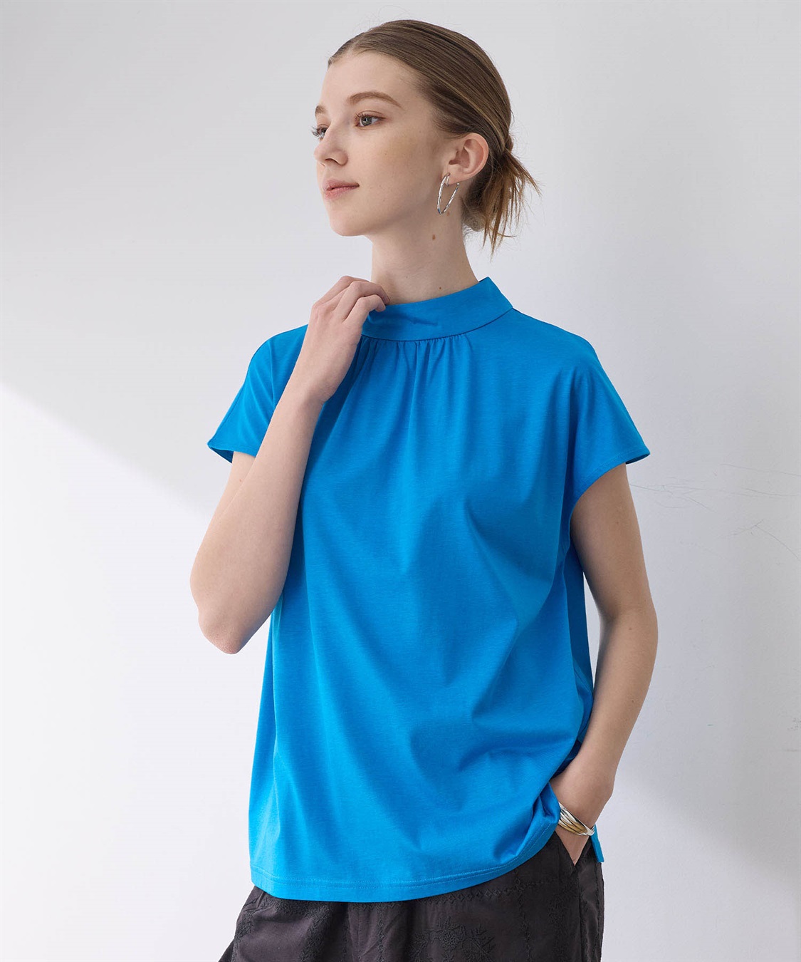 LE SOUK HOLIDAY 【接触冷感】ギャザーネックフレンチスリーブTシャツ_sub_9