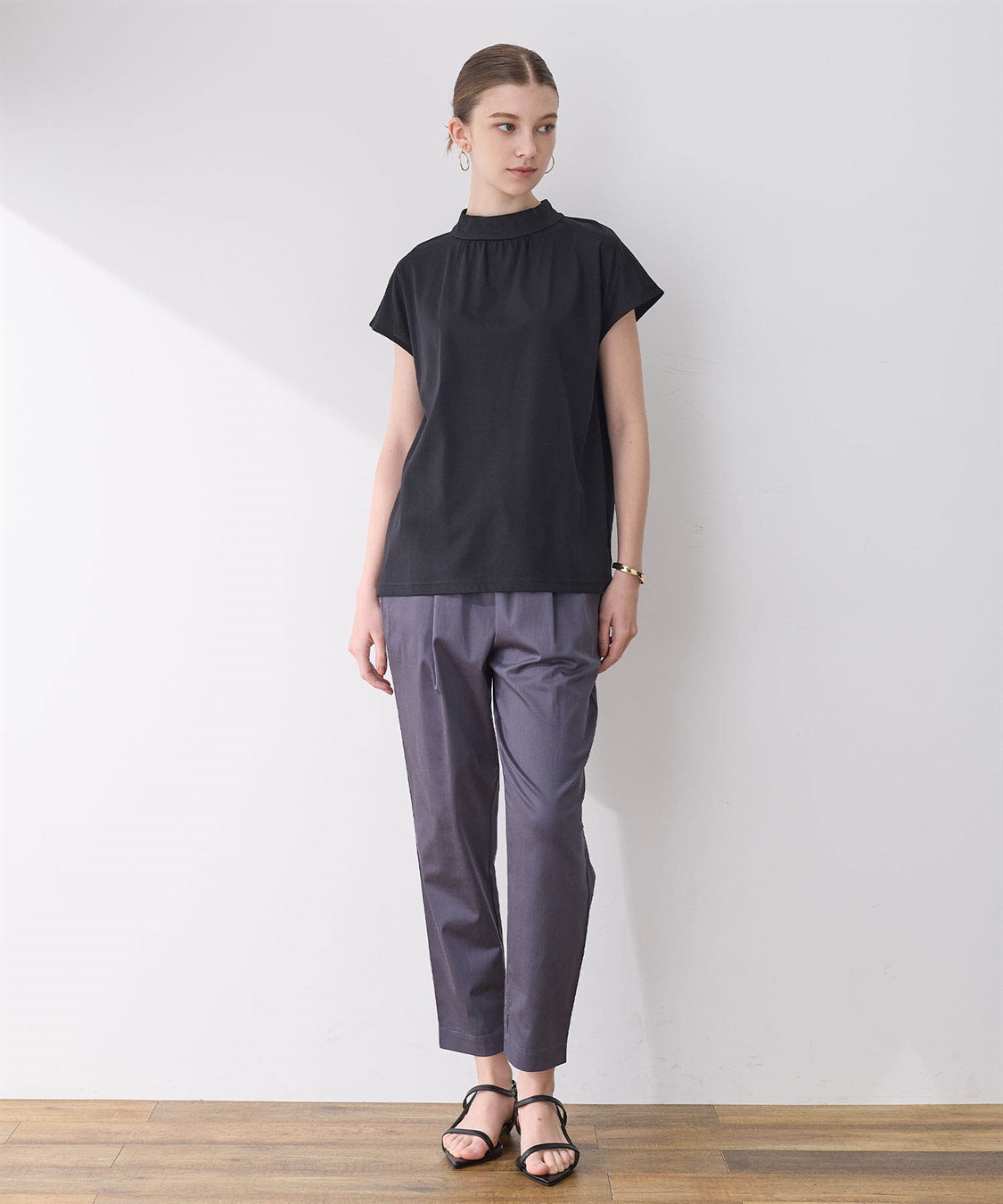 LE SOUK HOLIDAY 【接触冷感】ギャザーネックフレンチスリーブTシャツ_sub_13