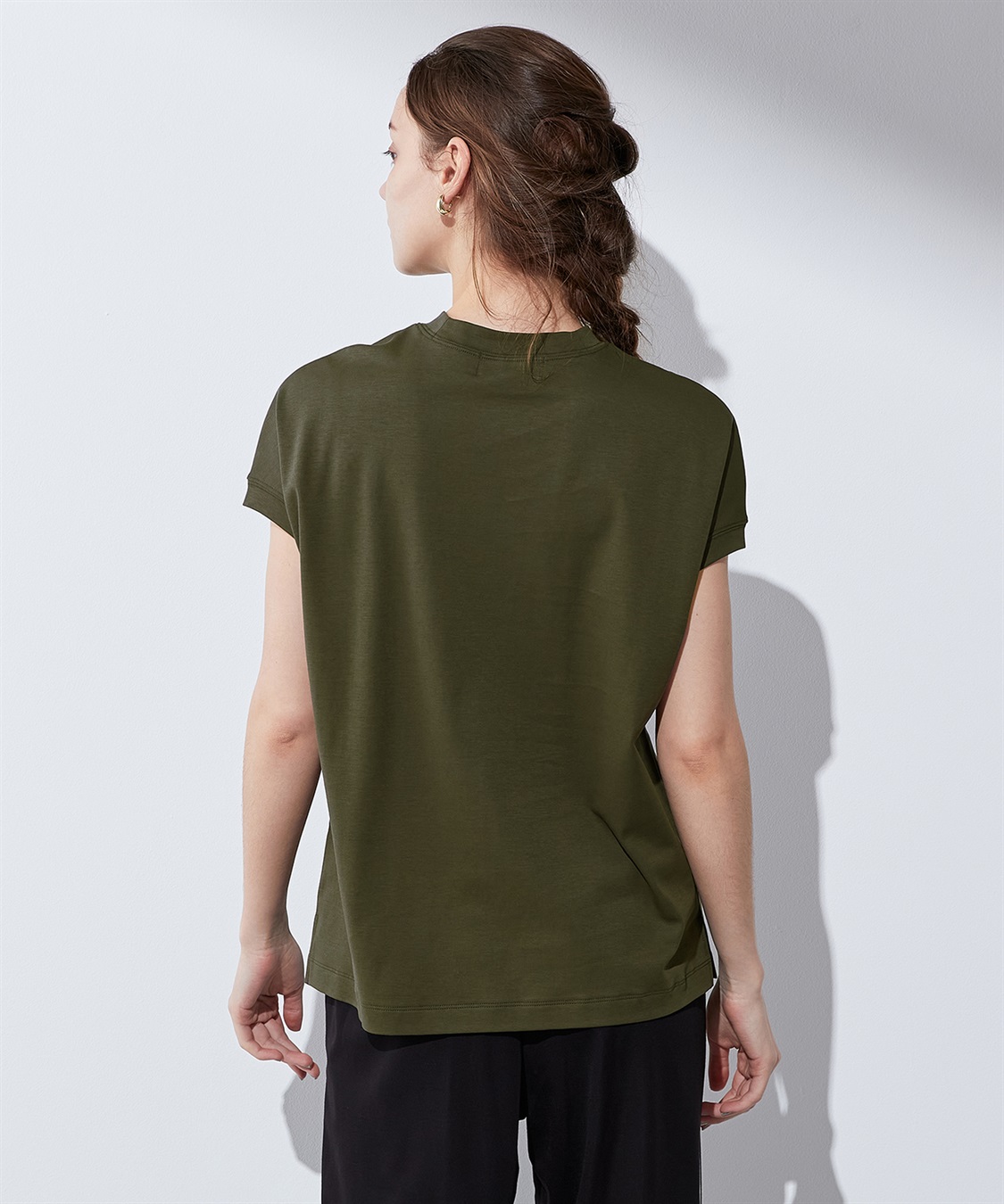 LE SOUK HOLIDAY 【接触冷感・汗じみ防止】フラワープリントTシャツ_sub_4