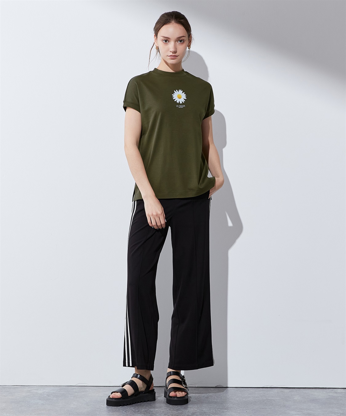 LE SOUK HOLIDAY 【接触冷感・汗じみ防止】フラワープリントTシャツ_sub_7