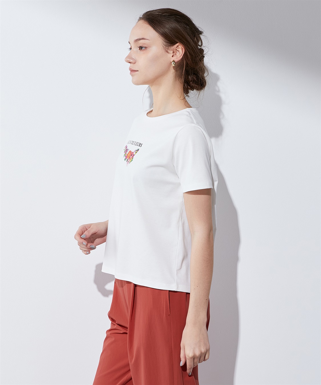 LE SOUK HOLIDAY 【接触冷感・汗じみ防止】ブーケプリントTシャツ_sub_1