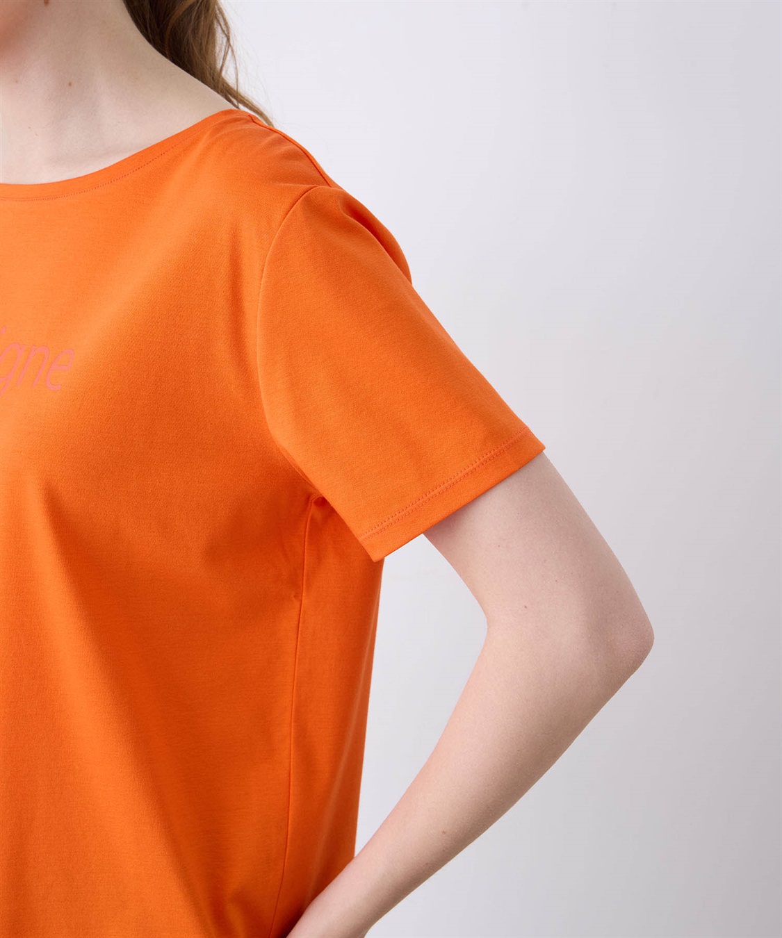 LE SOUK HOLIDAY 【接触冷感】スムースロゴTシャツ_sub_18