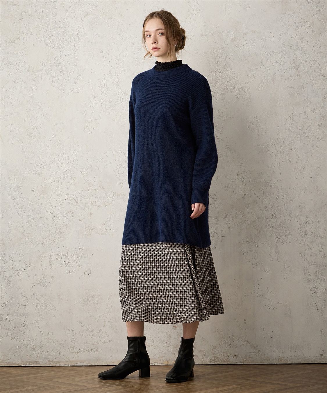 【希少】HOLIDAY ヤク100% ニットワンピース　チュニック丈　ボーダー柄 希少】HOLIDAY ヤク100% ニットワンピース チュニック丈 ボーダー柄