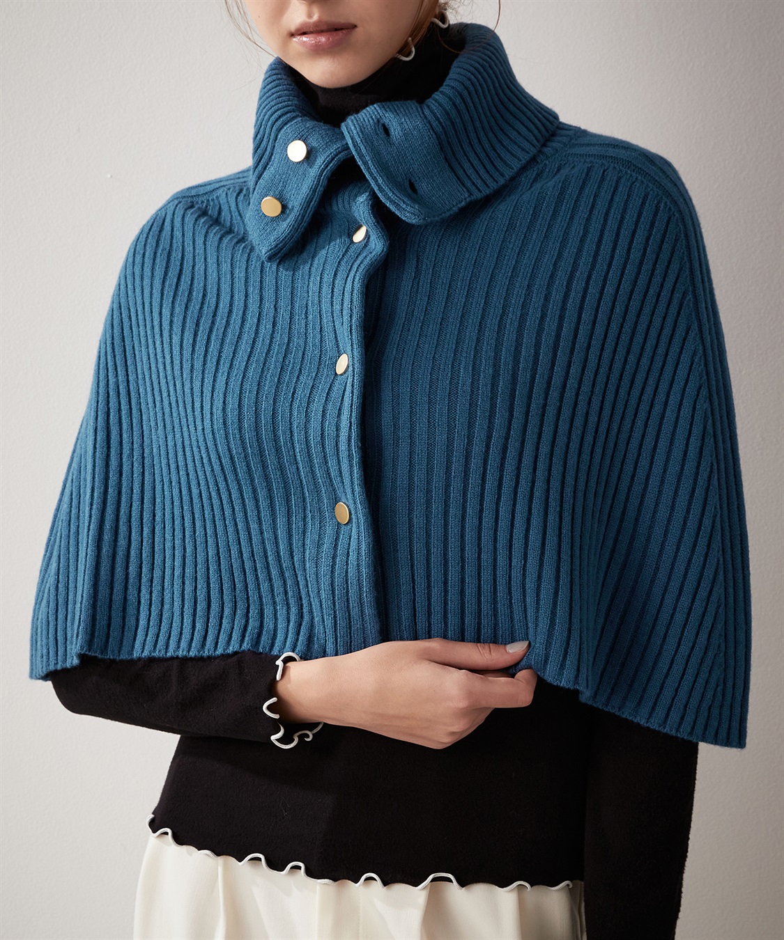 LE SOUK HOLIDAY 金ボタン ニットポンチョ_sub_17