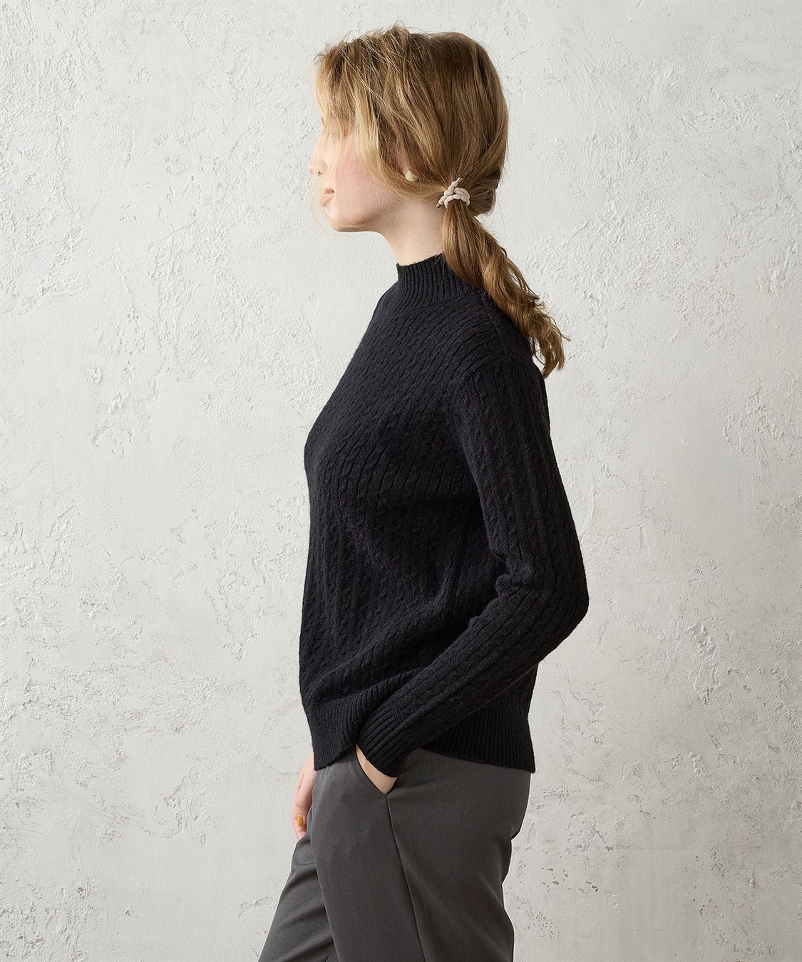 ケーブルニット ハイネックプルオーバー LE SOUK HOLIDAY｜クロス