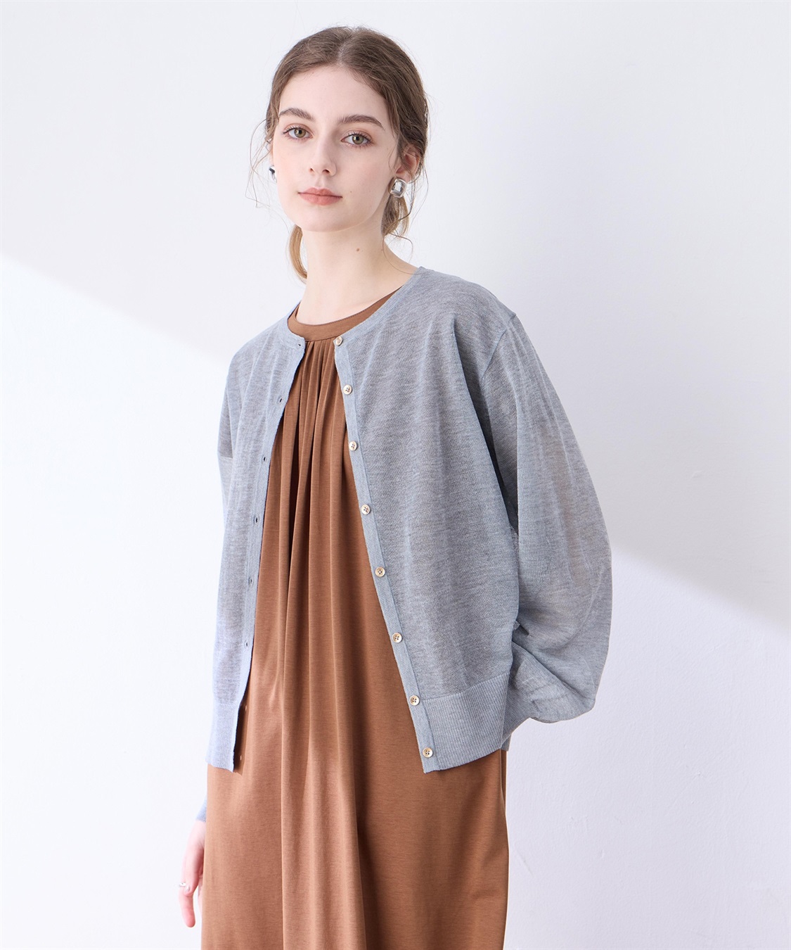 金ボタンシアーカーディガン LE SOUK HOLIDAY｜クロスプラス公式