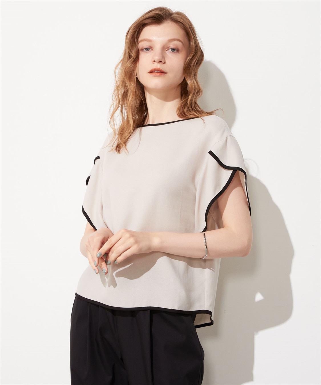 配色パイピングブラウス LE SOUK HOLIDAY｜クロスプラス公式通販サイト