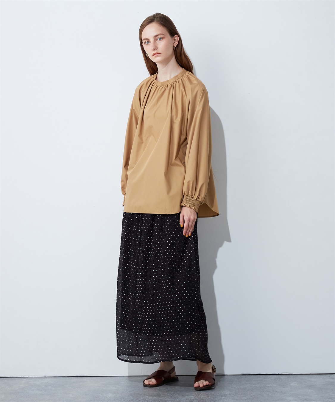 ギャザーネックブラウス LE SOUK HOLIDAY｜クロスプラス公式通販サイト