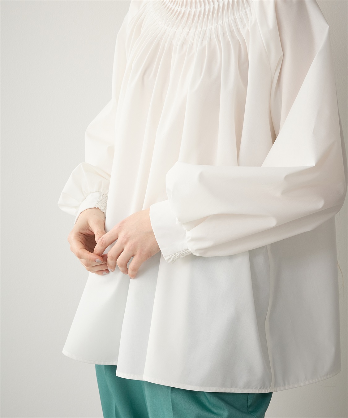 ♡真っ白なブラウス♡ タックブラウス LE SOUK HOLIDAY｜クロスプラス公式通販サイト