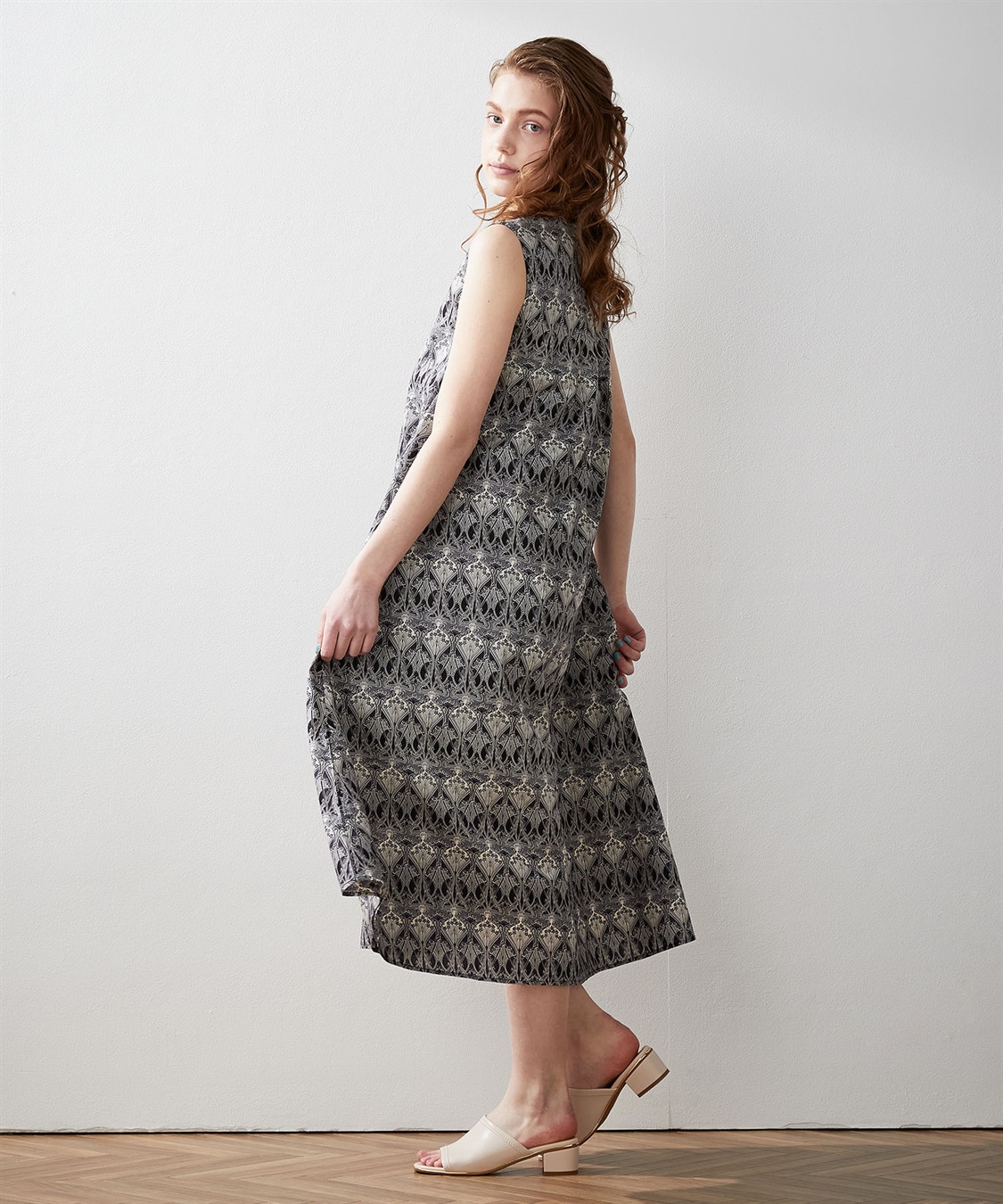 LE SOUK HOLIDAY リバティープリントVネックワンピース_sub_1