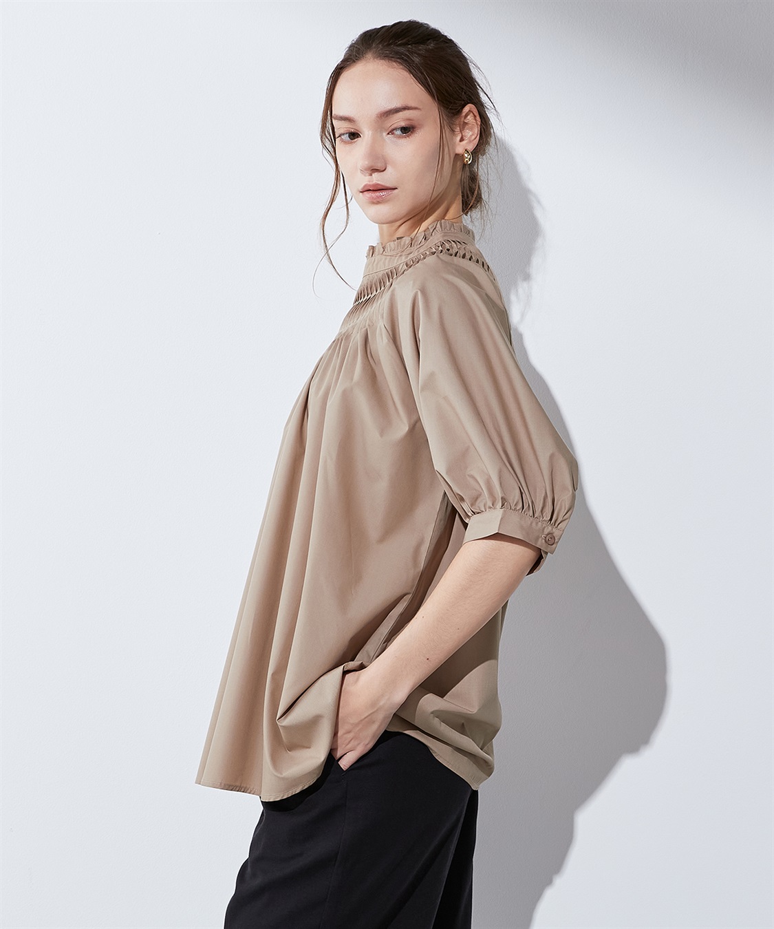 タックデザインブラウス LE SOUK HOLIDAY｜クロスプラス公式通販サイト