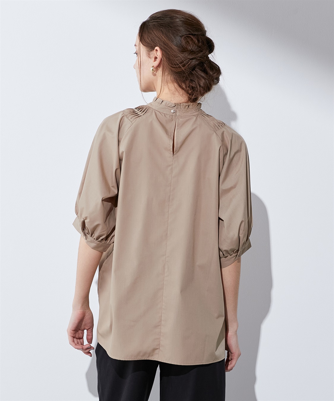 タックデザインブラウス LE SOUK HOLIDAY｜クロスプラス公式通販サイト