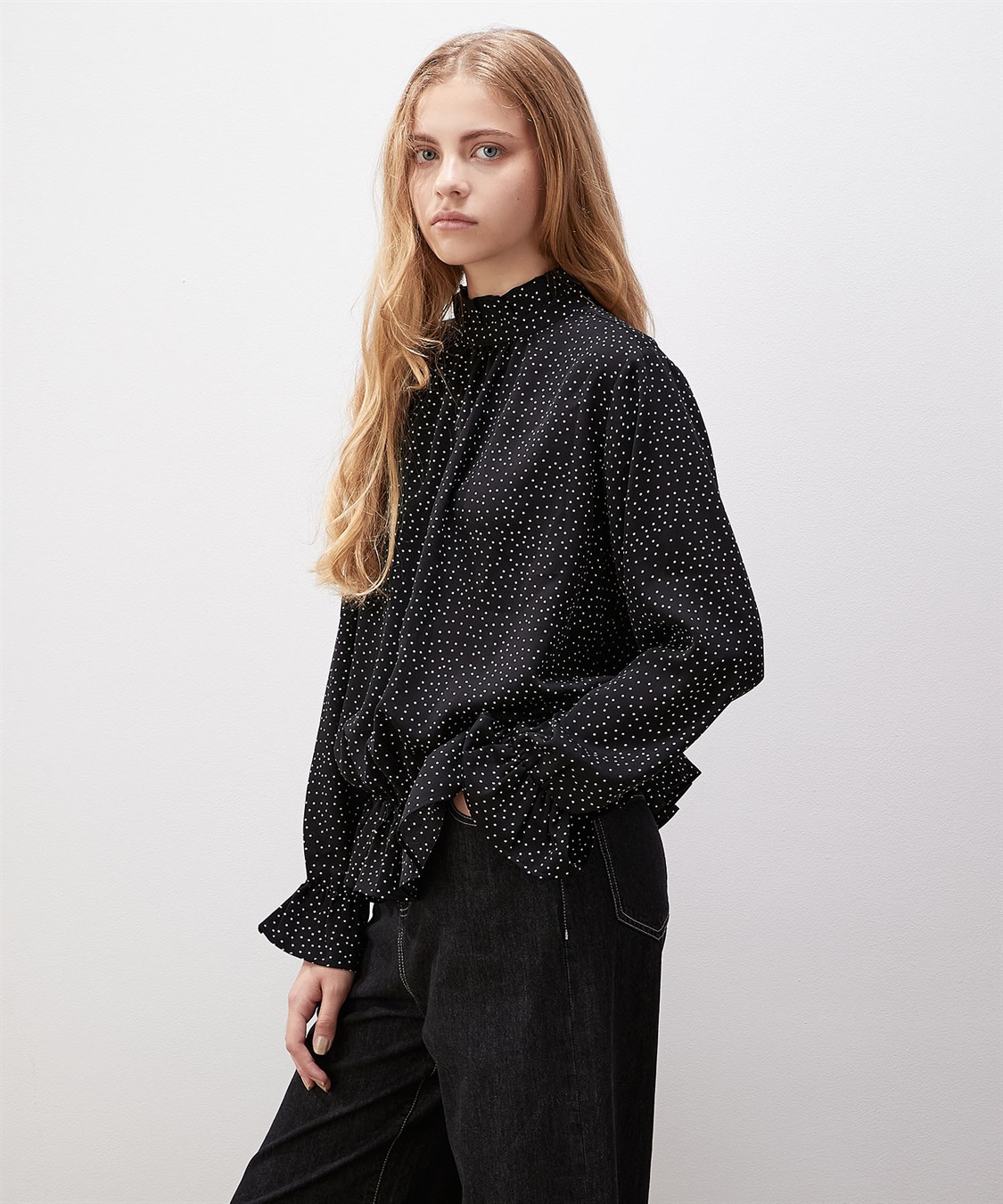 ネックフリルブラウス LE SOUK HOLIDAY｜クロスプラス公式通販サイト