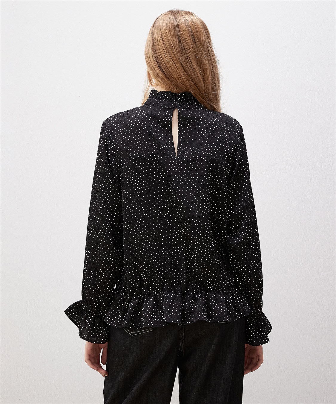 ネックフリルブラウス LE SOUK HOLIDAY｜クロスプラス公式通販サイト