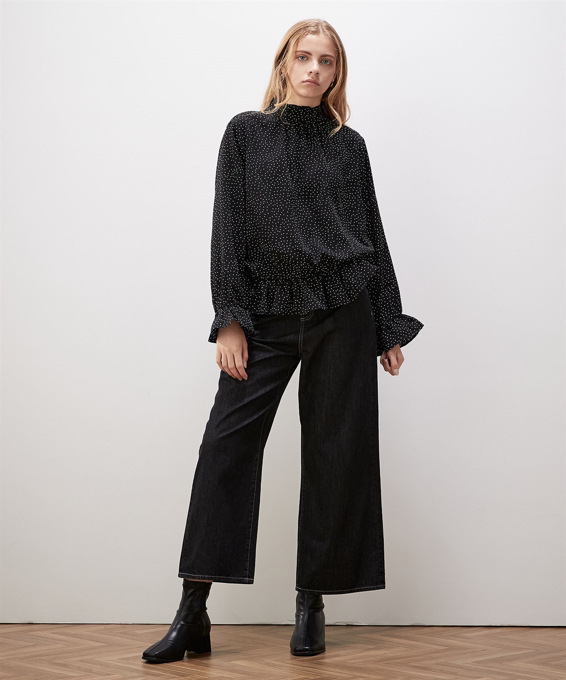 236 KI 黒ゆり柄長袖ブラウス ネックフリルブラウス LE SOUK HOLIDAY｜クロスプラス公式通販サイト